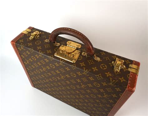 mallette louis vuitton paris|louis vuitton paris reservation.